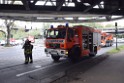 LKW blieb unter Bruecke haengen Koeln Ehrenfeld Innere Kanalstr Hornstr P014